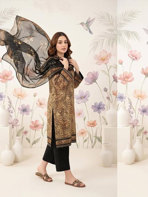 Salina by Regalia – Digital Printed Lawn 3 Piece Suit