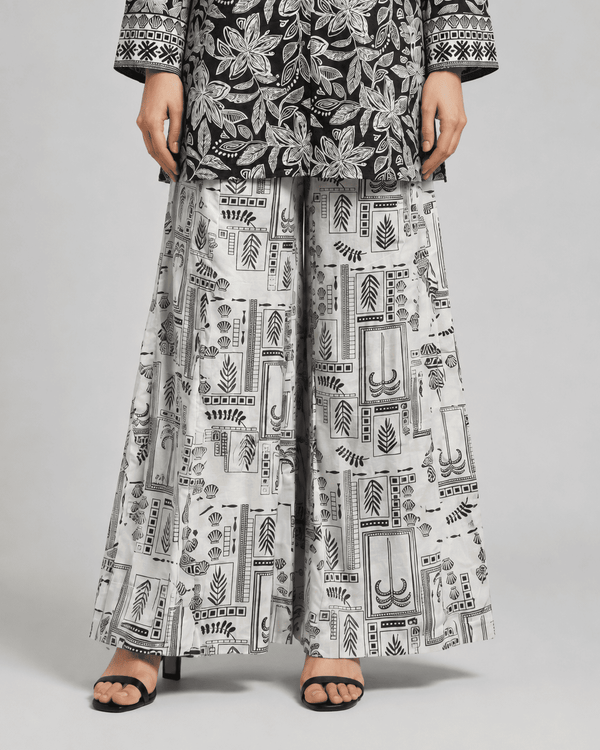 Monochrome Muse – Stitched Cambric Slub Suit